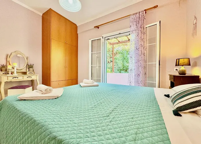 Beachfront Rania With Private Pool By Dadovillas