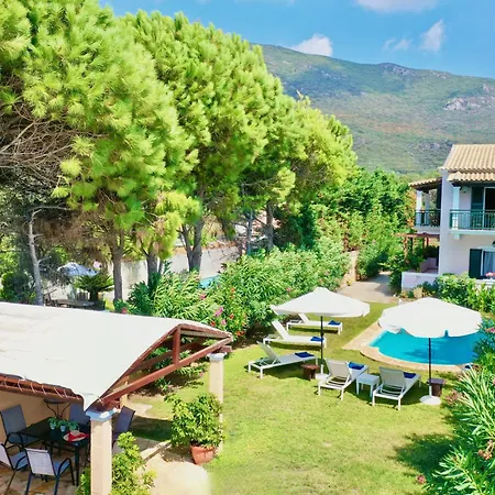 Beachfront Rania With Private Pool By Dadovillas Vilă *