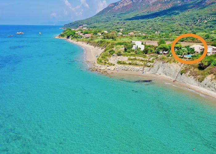 Villa Beachfront Rania With Private Pool By Dadovillas Halikounas