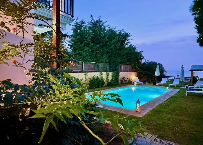 Beachfront Rania With Private Pool By Dadovillas * Halikounas
