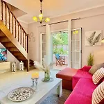 Villa Beachfront Rania With Private Pool By Dadovillas Halikounas
