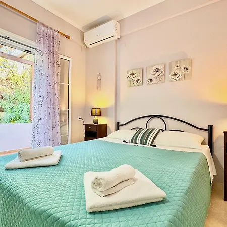 Beachfront Rania With Private Pool By Dadovillas Willa Halikounas