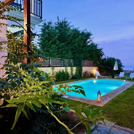 Beachfront Rania With Private Pool By Dadovillas * Halikounas