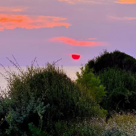 Beachfront Rania With Private Pool By Dadovillas וילה *