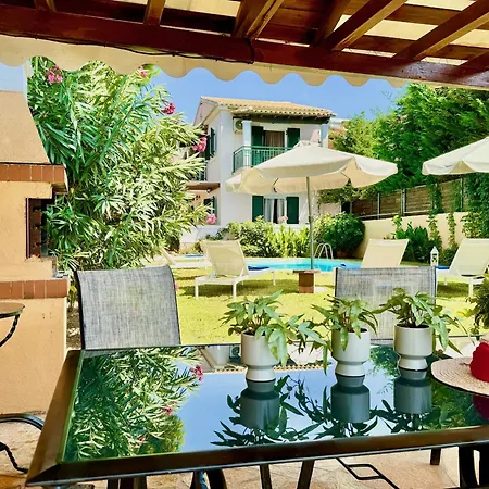 Beachfront Rania With Private Pool By Dadovillas Halikounas