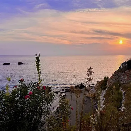 Beachfront Rania With Private Pool By Dadovillas Willa Halikounas