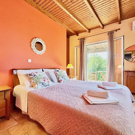 Beachfront Rania With Private Pool By Dadovillas Willa *