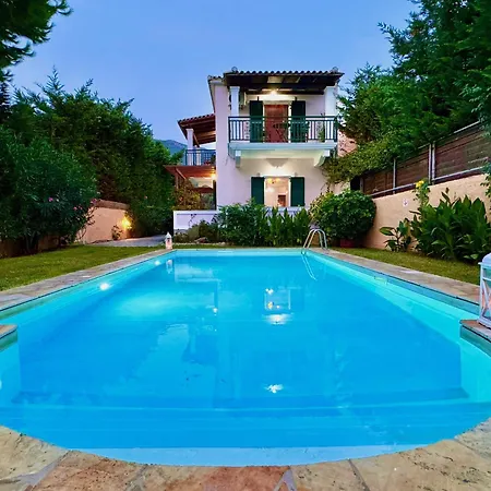 Willa Beachfront Rania With Private Pool By Dadovillas