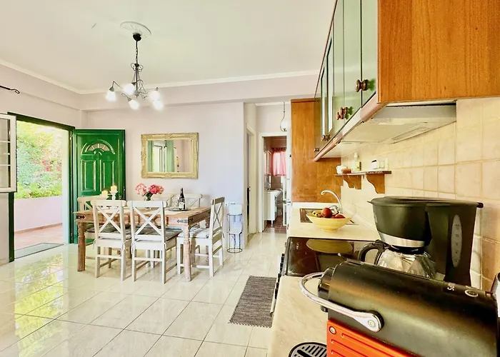 Beachfront Rania With Private Pool By Dadovillas *