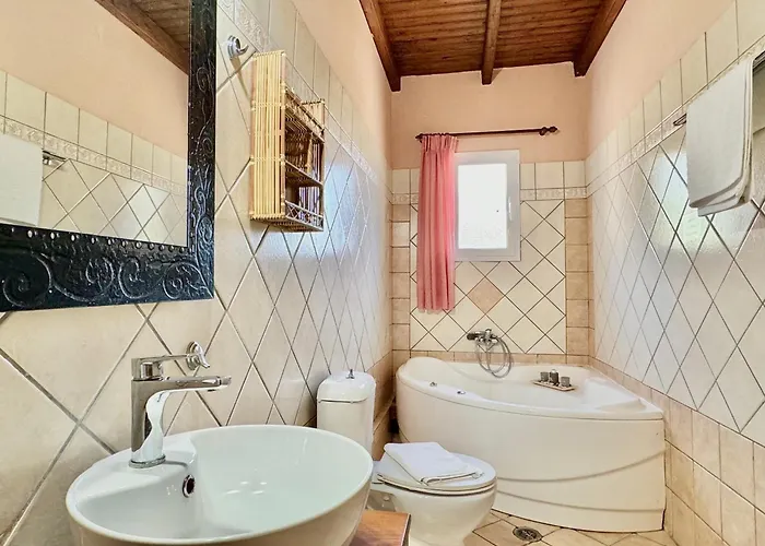 Beachfront Rania With Private Pool By Dadovillas