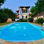 Vila Beachfront Rania With Private Pool By Dadovillas